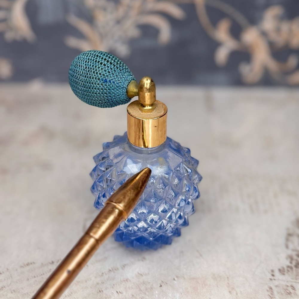 Vintage Blue Cut Glass Perfume Bottle Atomizer Brass Pump Estate - Picture 4 of 10